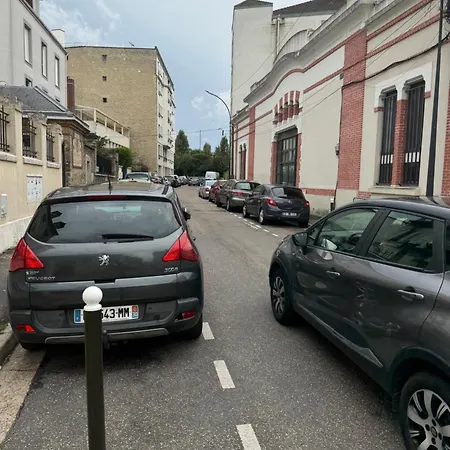 T2, Cosy Et Calme, à 15 Minutes De Paris Appartement